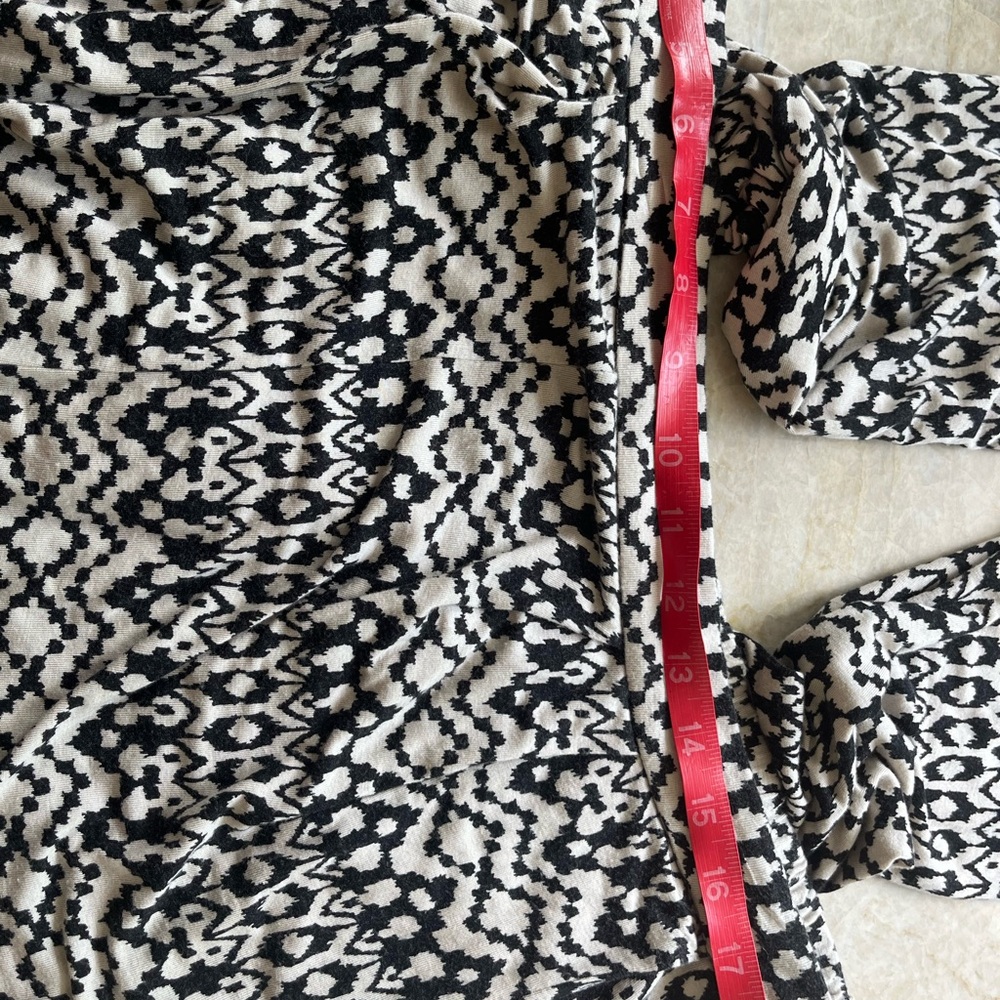 Old Navy Patterned Women's pants - Picture 4 of 4